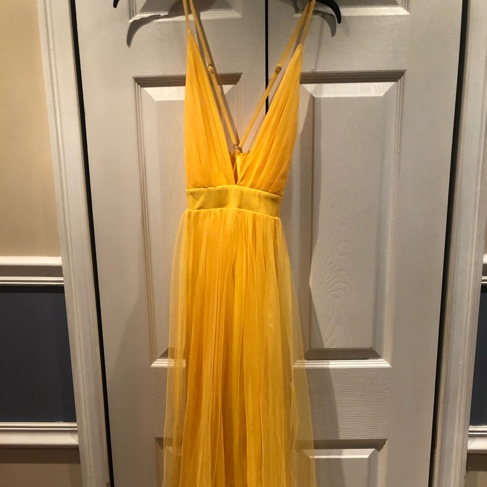 Gorgeous yellow formal dress